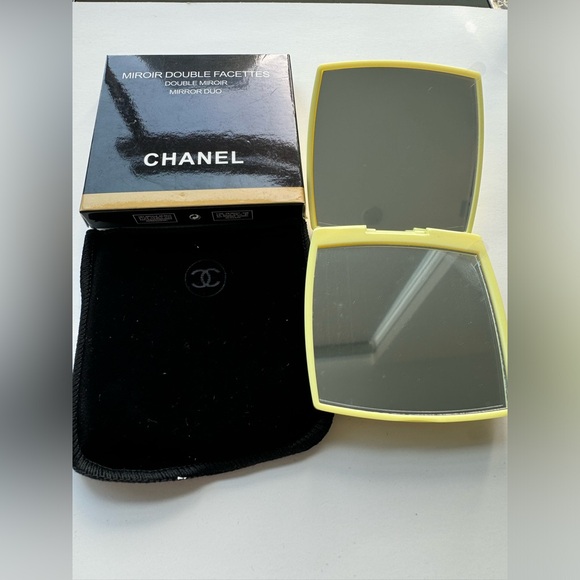 Limited Edition Chanel Dual Mirror (Yellow) - Picture 4 of 6